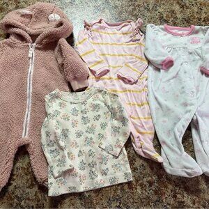 Bundle of 4 Girls size 0-3m Sleeper lot
